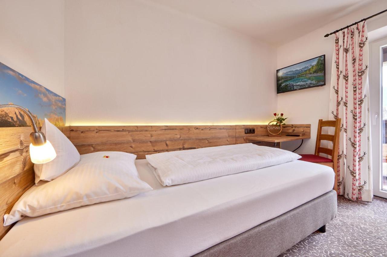 Gaestehaus Angela Garmisch-Partenkirchen Dış mekan fotoğraf