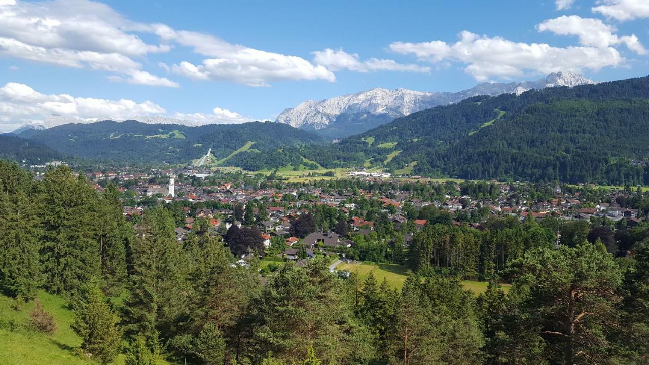Gaestehaus Angela Garmisch-Partenkirchen Dış mekan fotoğraf
